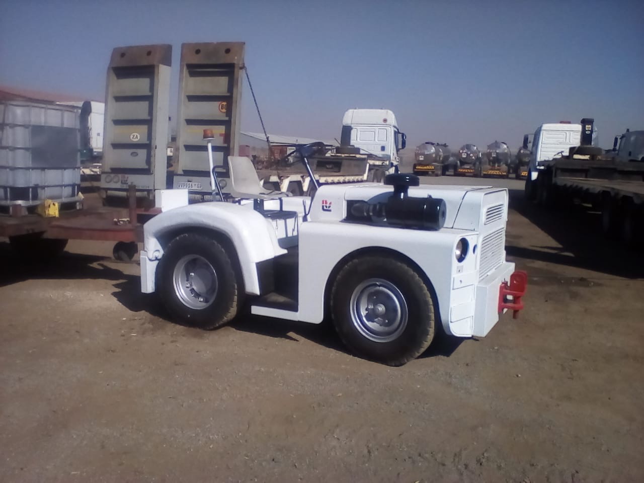 Industrial tow tug — repainted and detailed